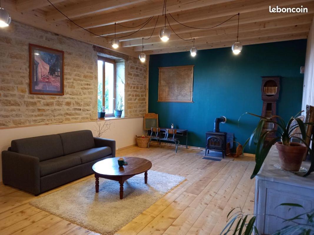 Appartement De Charme Dans Une Maison Isolee Presilly  Exteriör bild